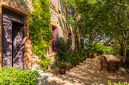 Château & Village Castigno - Wine Hotel & Resort