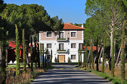 BODEGA FINCA VILLACRECES & BODEGA IZADI