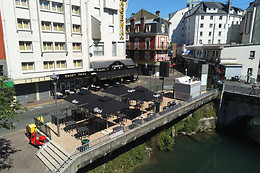 Le Carrefour Café