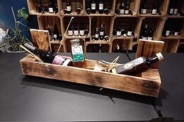 Eat's Wine O Clock