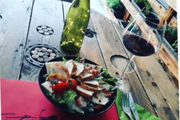 Eat's Wine O Clock