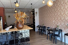 KUCA- Sun Food & Break