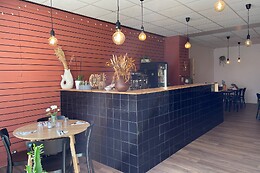 KUCA- Sun Food & Break
