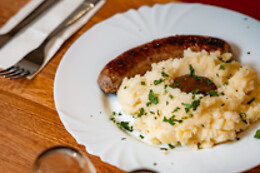 Restaurant Les Bavards - Bouillonnerie des 5 Avenues