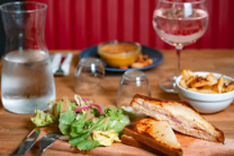 Restaurant Les Bavards - Bouillonnerie des 5 Avenues