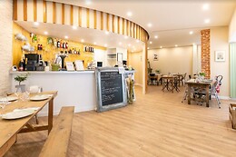 Arleta Restaurant