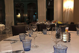 Restaurant by Munten