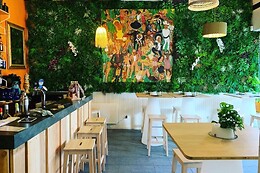 Au Jardin, Comme à La Maison