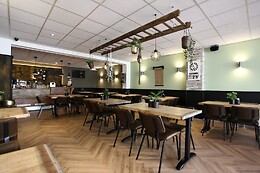 Pimmm's Food & Drink