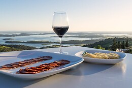 Ervideira Wine