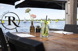 Restaurant On The Rock Aalsmeer