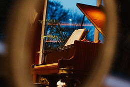 Piano Restaurant