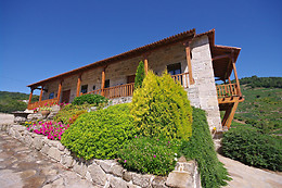 ADEGAS E VIÑEDOS VIA ROMANA