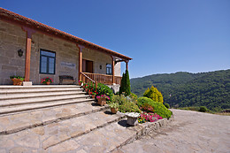 ADEGAS E VIÑEDOS VIA ROMANA
