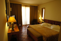 HOTEL CIGARRAL EL BOSQUE