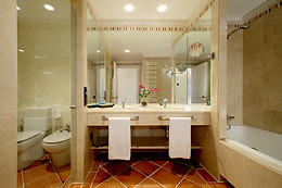 HOTEL CIGARRAL EL BOSQUE