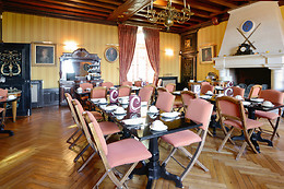 Hostellerie Château de Pray