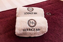 LOUNGE INN GUEST HOUSE